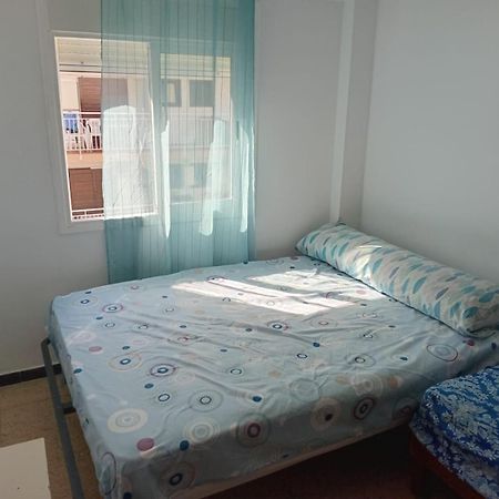 Habitaciones Compartidas En Un Apartamento Салоу Экстерьер фото