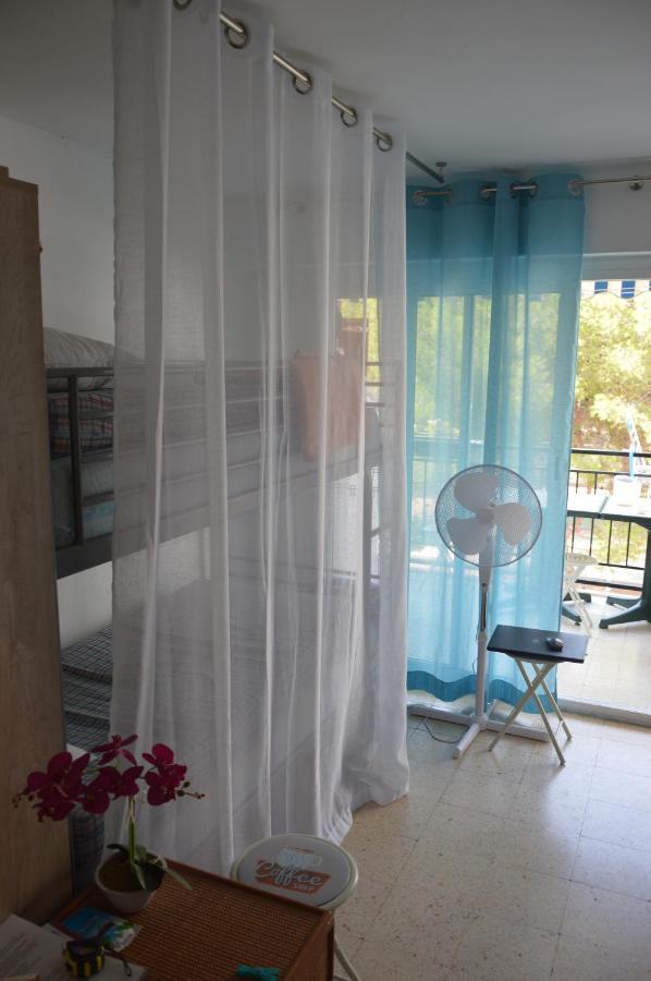 Habitaciones Compartidas En Un Apartamento Салоу Экстерьер фото