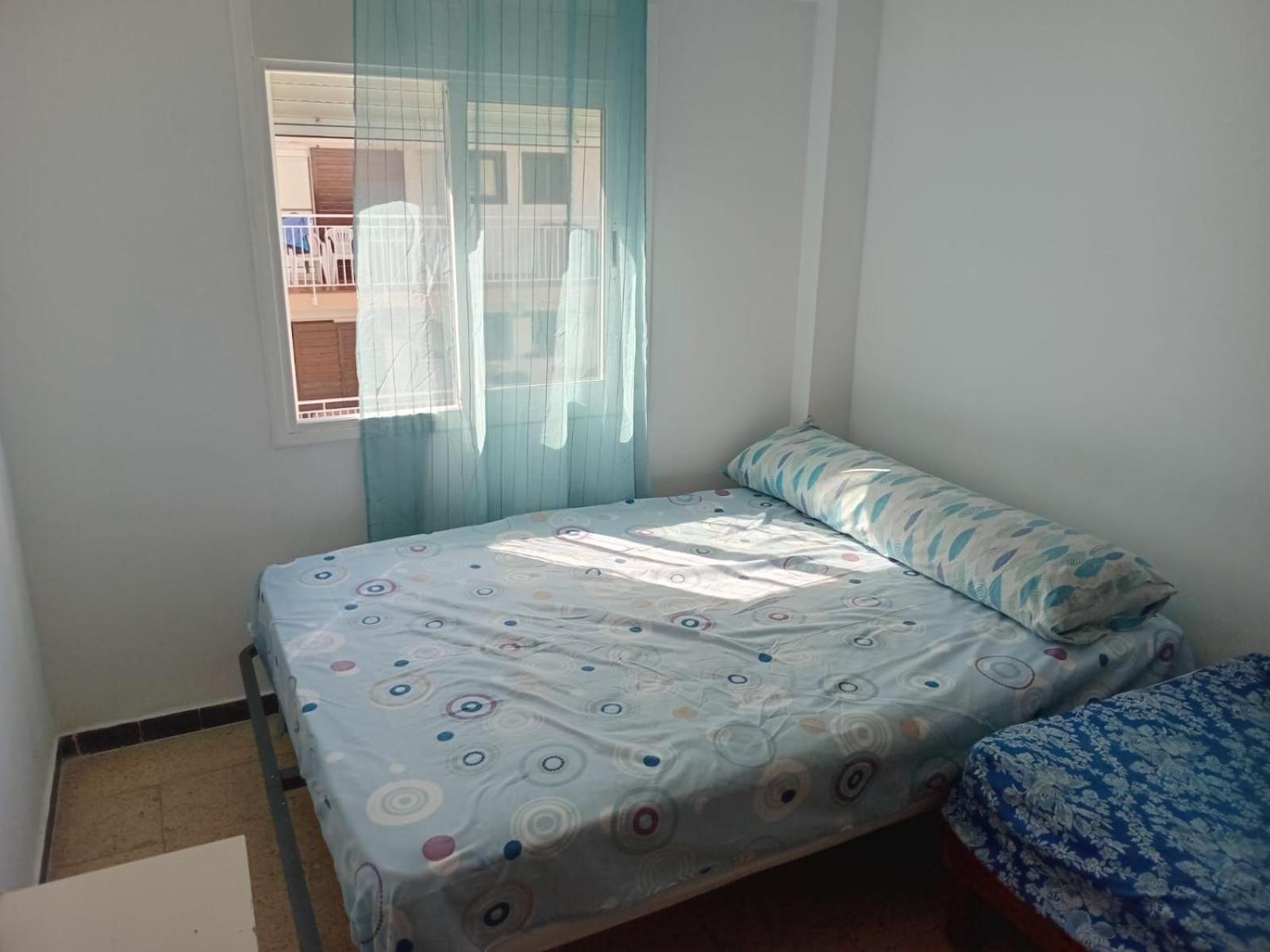 Habitaciones Compartidas En Un Apartamento Салоу Экстерьер фото