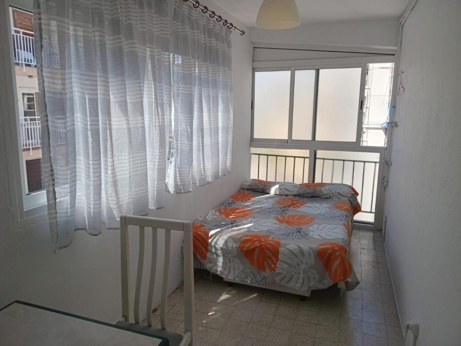 Habitaciones Compartidas En Un Apartamento Салоу Экстерьер фото
