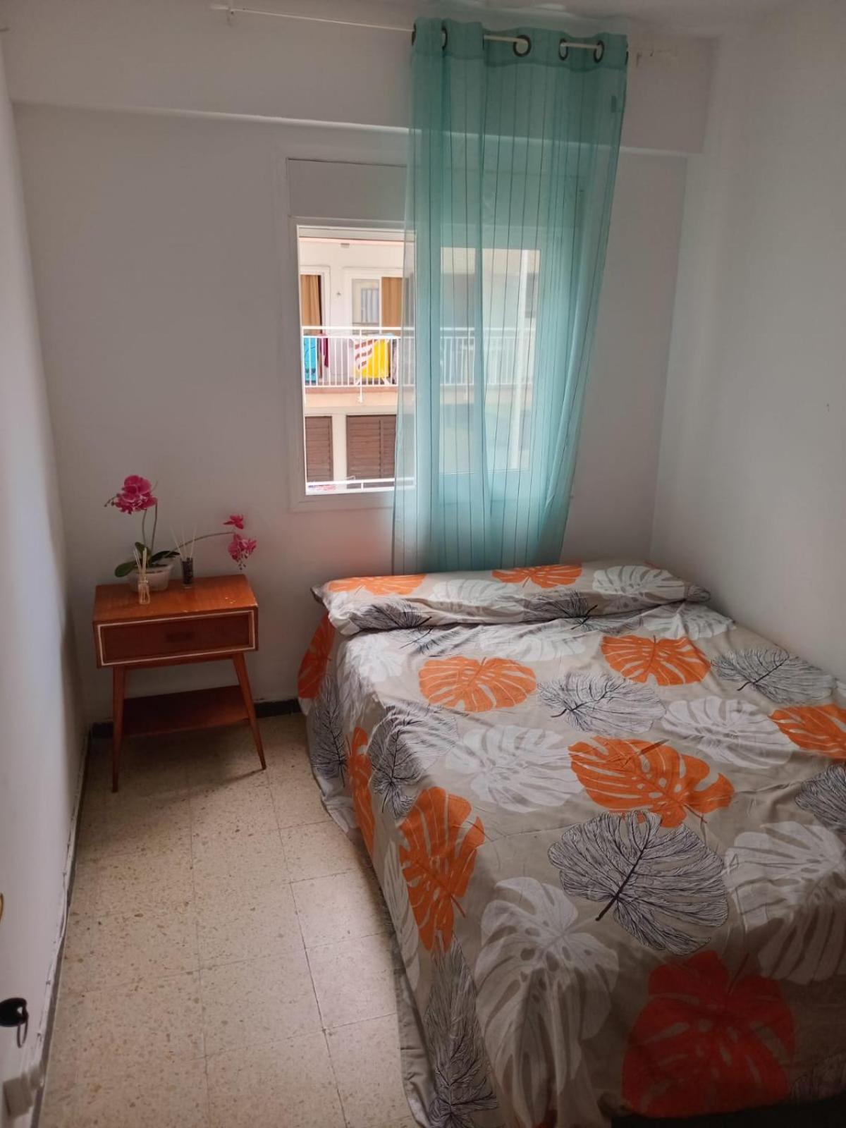 Habitaciones Compartidas En Un Apartamento Салоу Экстерьер фото