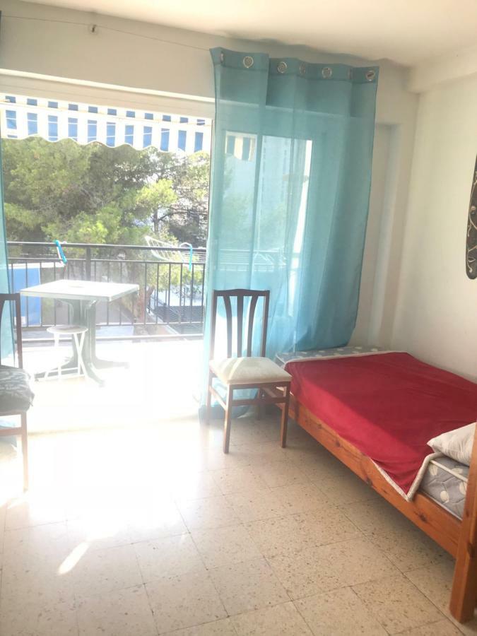 Habitaciones Compartidas En Un Apartamento Салоу Экстерьер фото