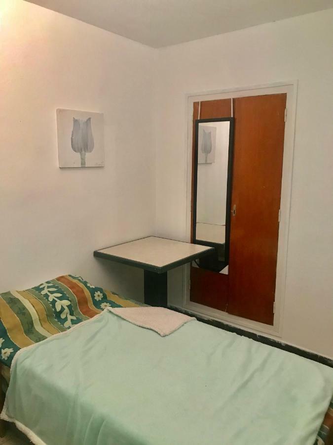 Habitaciones Compartidas En Un Apartamento Салоу Экстерьер фото